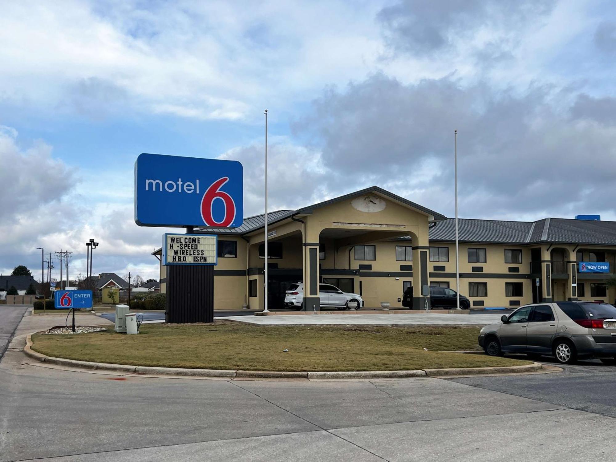 Motel 6 Prattville Al Exteriör bild